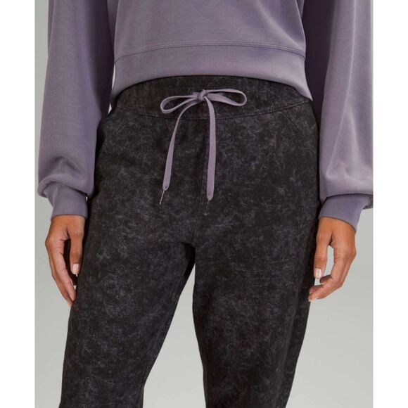 Lululemon Womens Scuba High-rise French Terry Jogger Size 14 Lavender - Picture 10 of 16